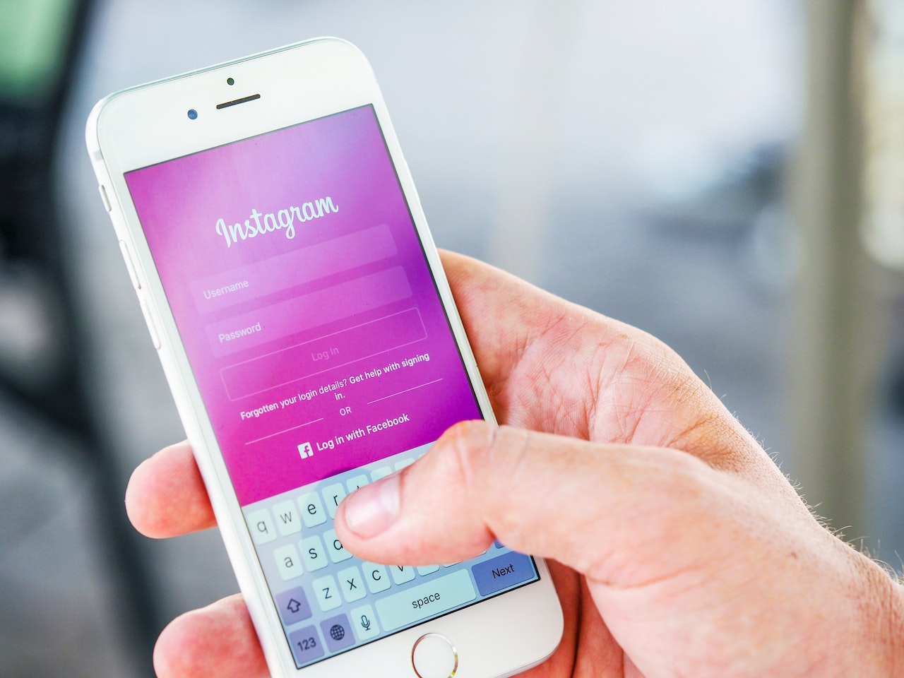How To React To Instagram Messages - From Personal To Business
