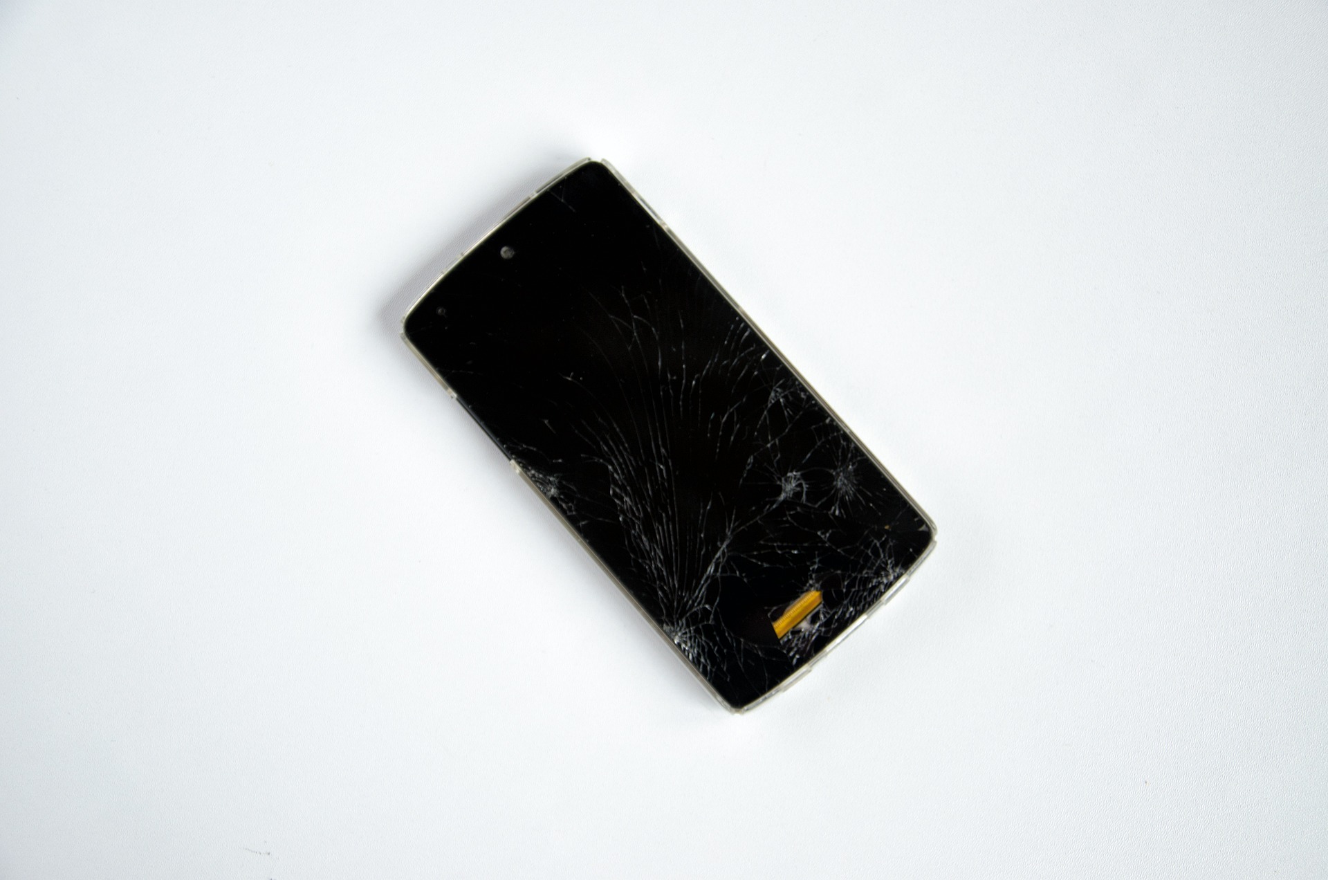 How To Fix A Cracked Phone Screen At Home - To DIY Or Not To DIY?​