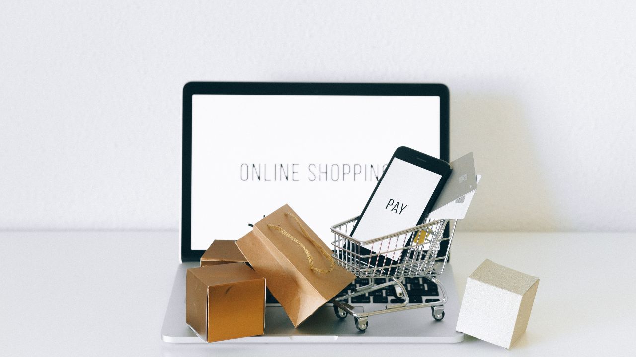 E-Commerce Marketplaces Or Custom Website: Which Is Ideal For Your B2B Business?