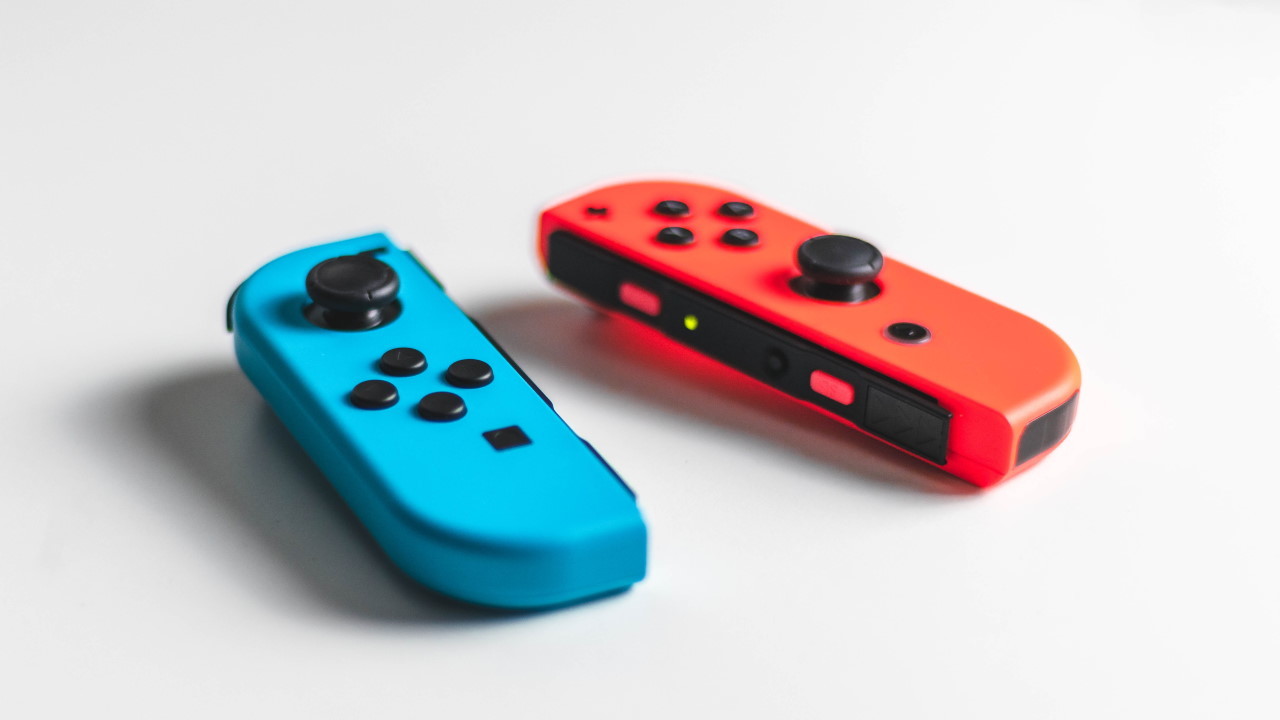 Blue and red Joy-Con Switch